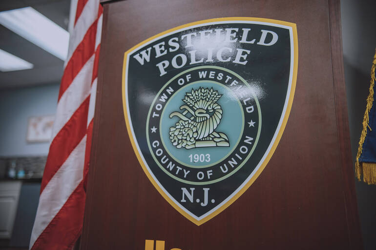 π¨ WESTFIELD ROOFER SERIOUSLY INJURED AFTER FALLING FROM ROOF AND BEING IMPALED BY RAILING π